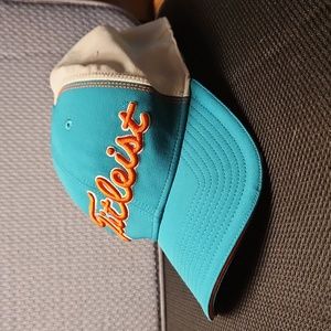 Titleist Golf L/XL Stretch Fit Hat